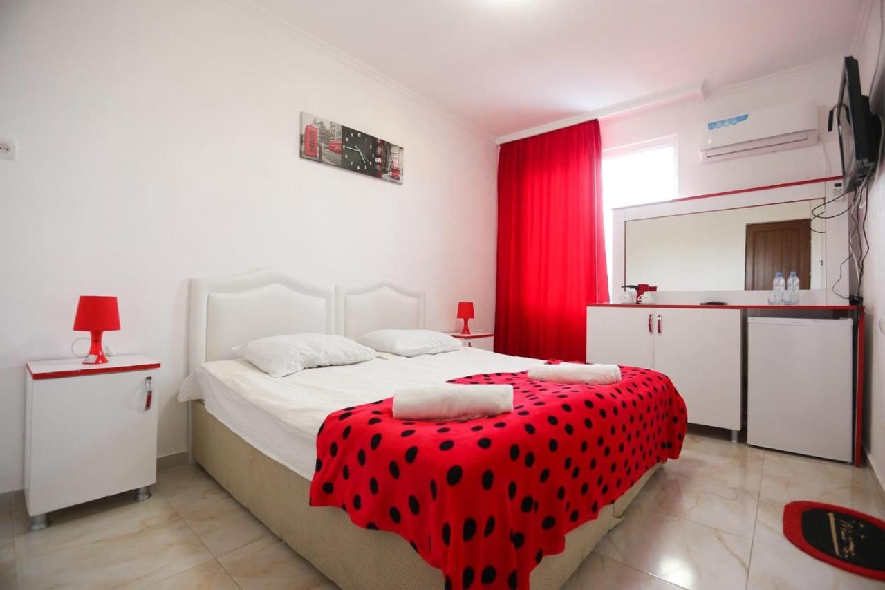 Theodora Hotel Ureki Bagian luar foto
