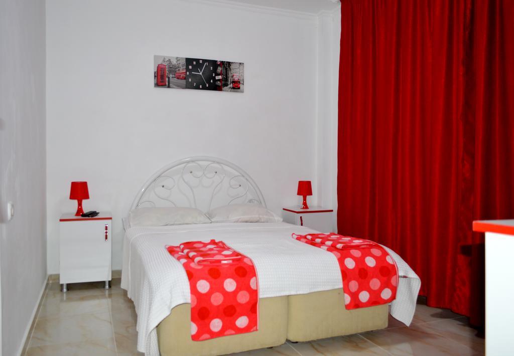 Theodora Hotel Ureki Bagian luar foto
