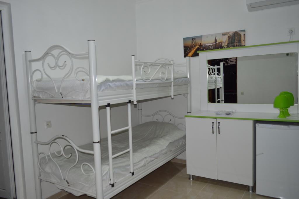 Theodora Hotel Ureki Bagian luar foto