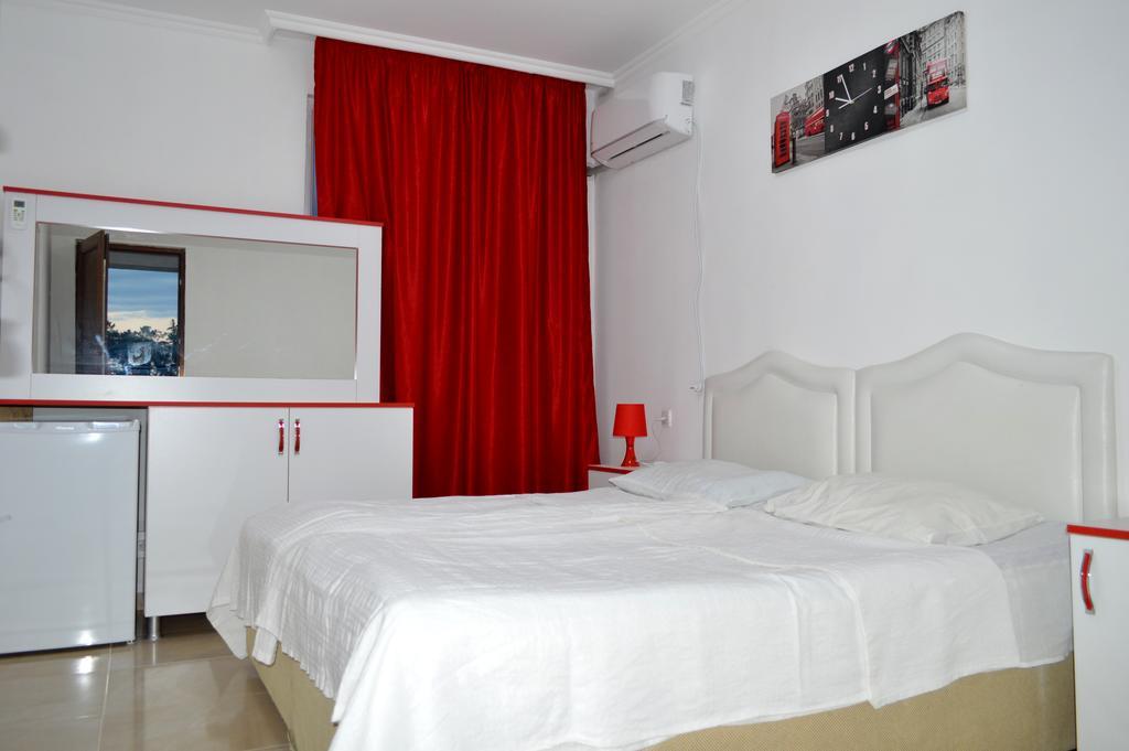 Theodora Hotel Ureki Bagian luar foto
