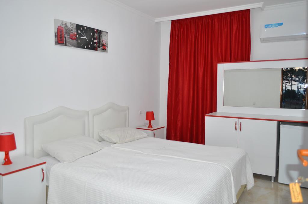 Theodora Hotel Ureki Bagian luar foto
